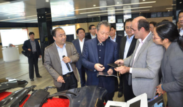 Zhao Peng, deputy director of Jiangsu Provincial People's Congress at the time, inspected the company