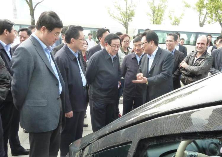 Wan Gang, then vice chairman of the CPPCC National Committee and Minister of Science and Technology, visited the company