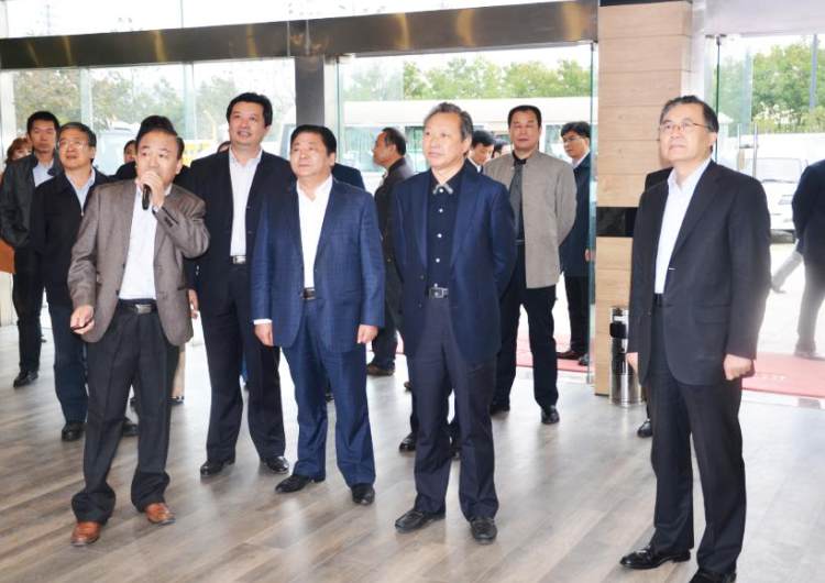 Zhao Peng, then deputy director of Jiangsu Provincial People's Congress, visited the company